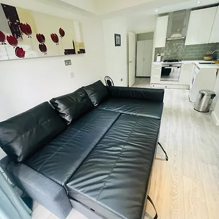 2 Bedroom Flat With Garden Londra Esterno foto