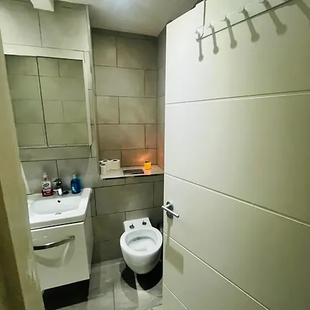 2 Bedroom Flat With Garden Londra Esterno foto