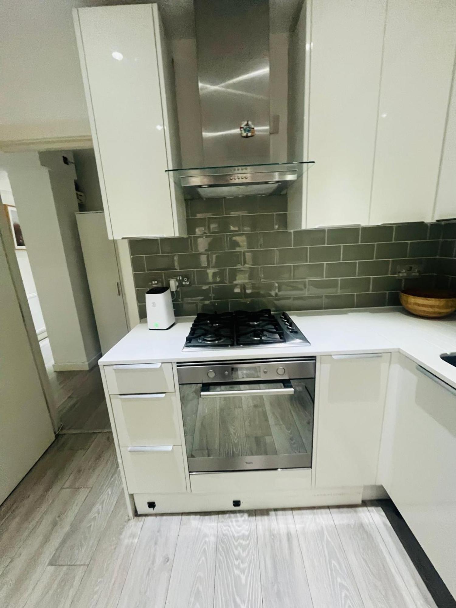 2 Bedroom Flat With Garden *