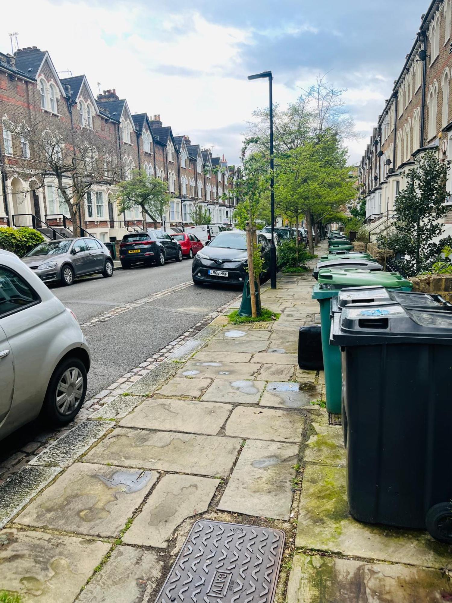2 Bedroom Flat With Garden * Londra